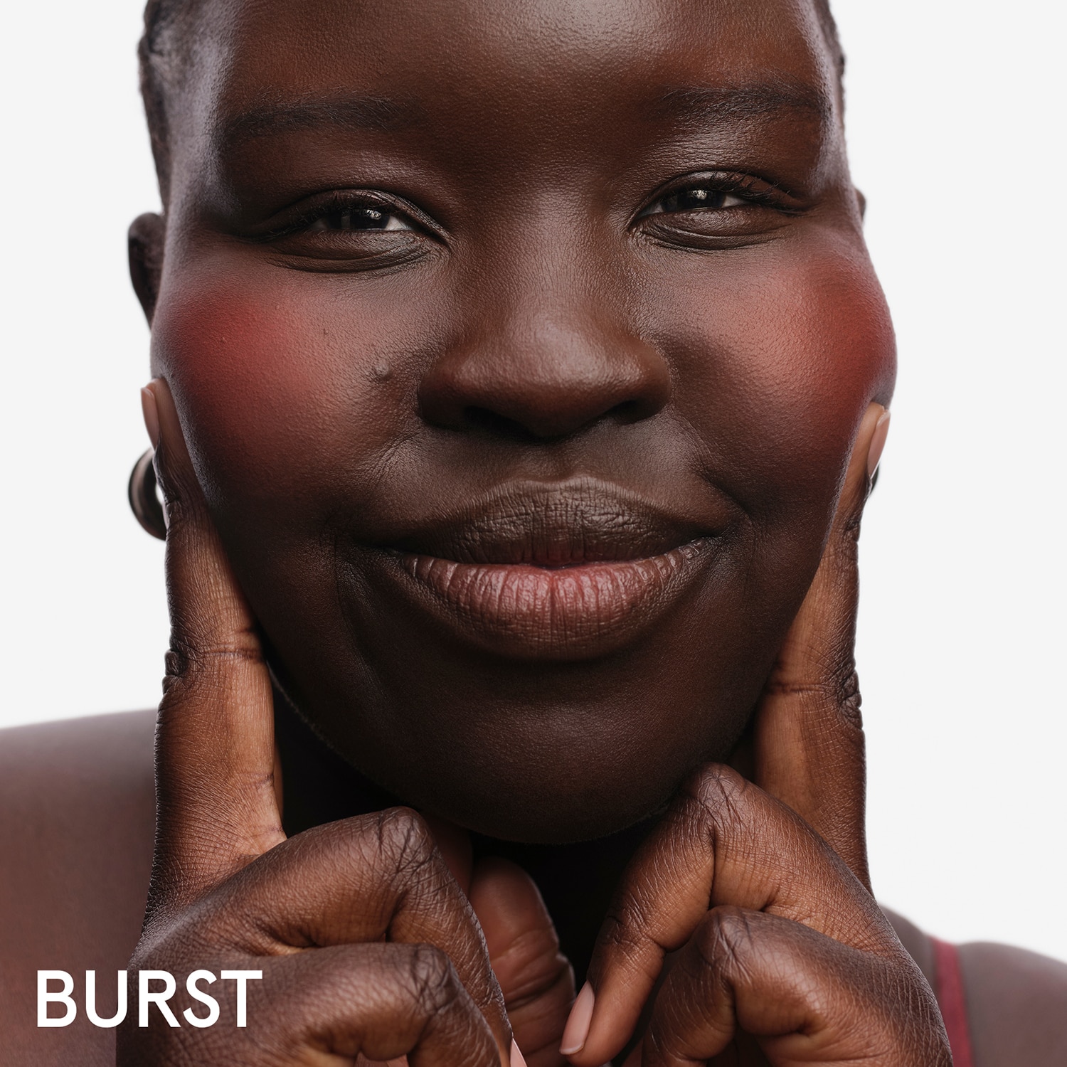 CLOUD PAINT PLUSH BLUSH (RUBOR EN POLVO)